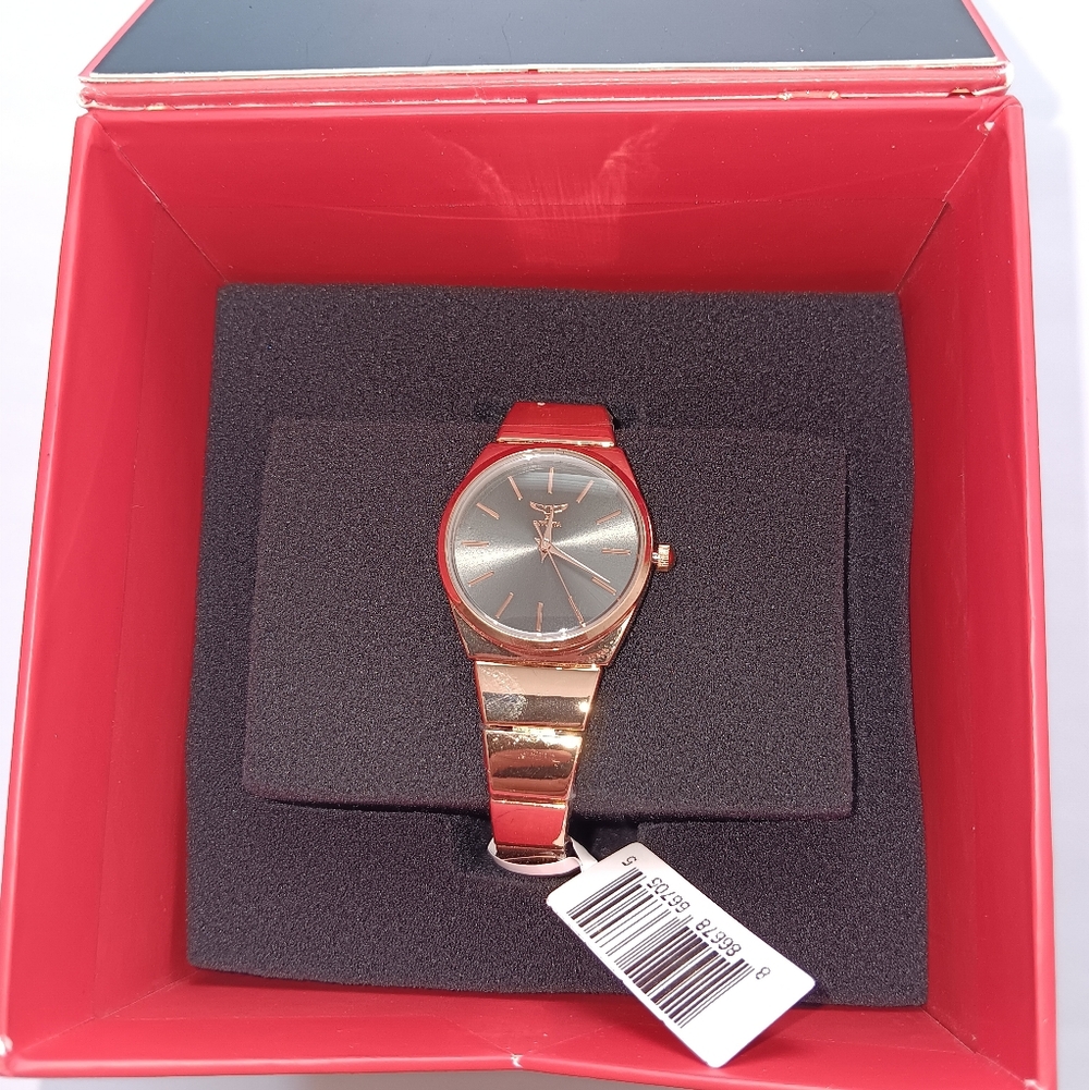 Invicta Ladies Watch Model #69050 Elegant Rose Gold Women's Watch NEW